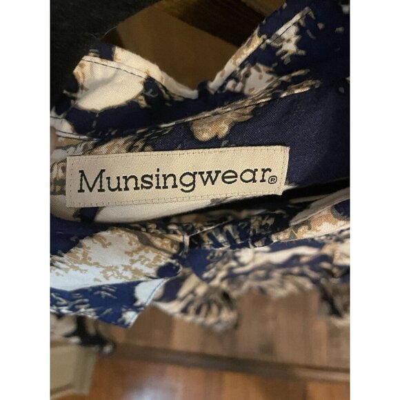 MunsingWear Hawaiian Shirt Men's Size X-Large Multicolor Tropical Island Casual - Picture 3 of 4